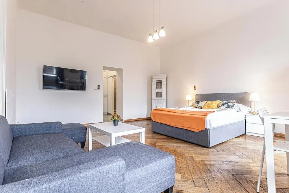 Pretty Apartment Near AKH Center Access