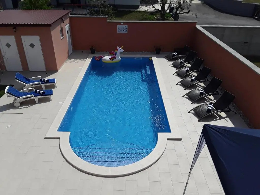 House Monte Cherpo