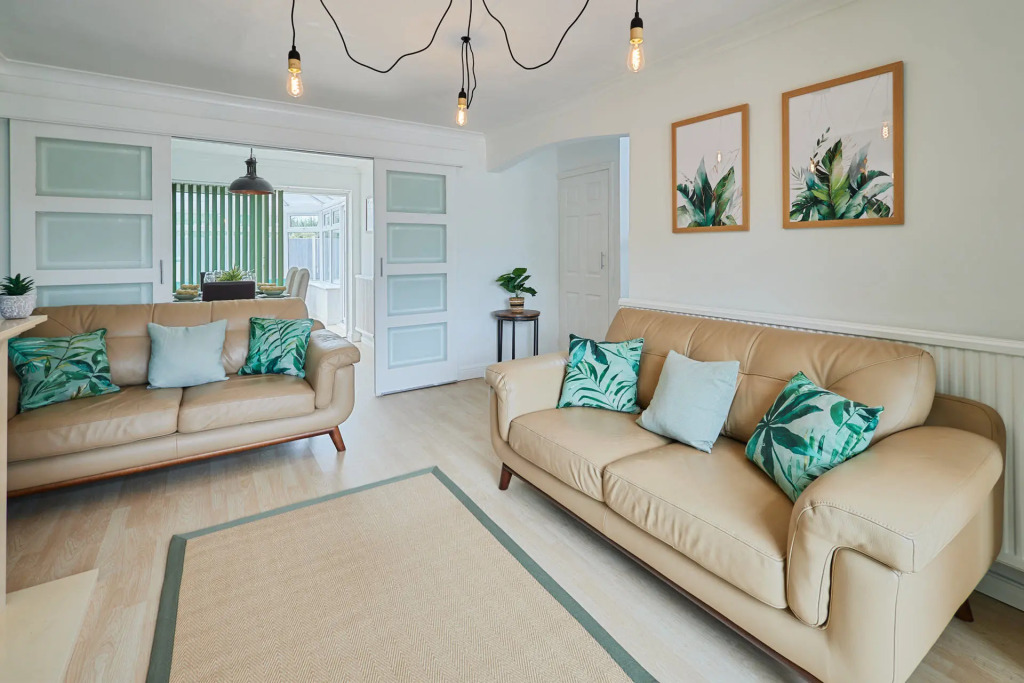 Host   Stay   Greenway House