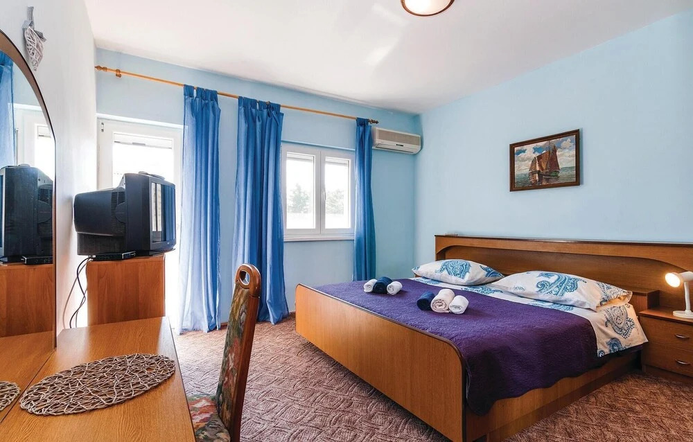Four-Bedroom Holiday Home In Vrsi