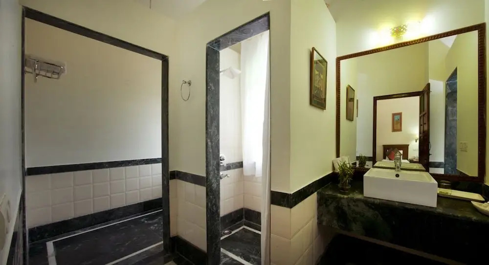 Sara Vilas Hotel