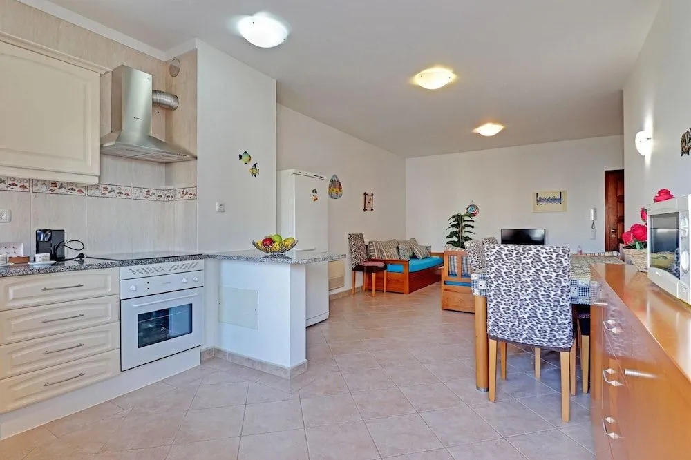 PRAIA DA ROCHA CENTRAL WITH POOL by HOMING