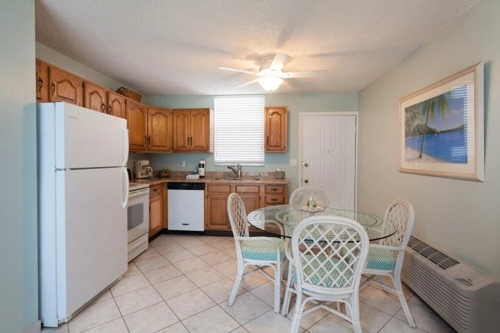 Bonita Beach & Tennis Unit 1702 1 Bedroom Condo by Redawning