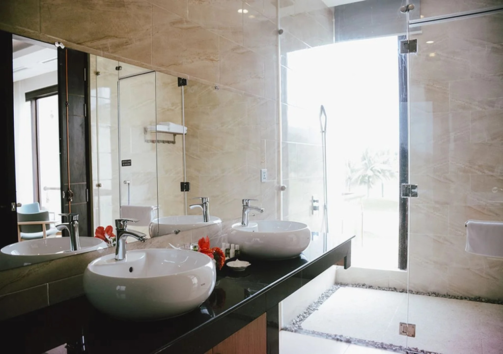 Diamond Bay Golf and Villas