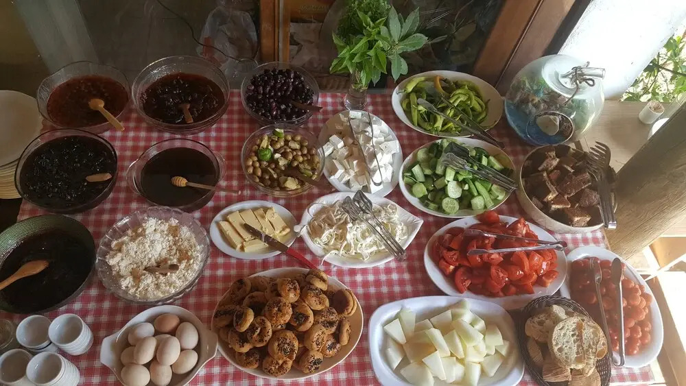 Mengen Konaklari