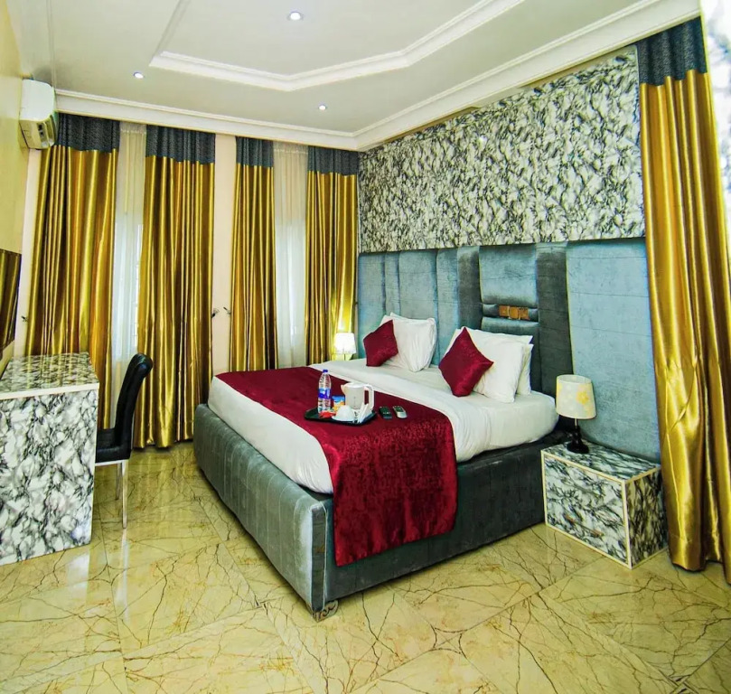Apartment 550 Suites