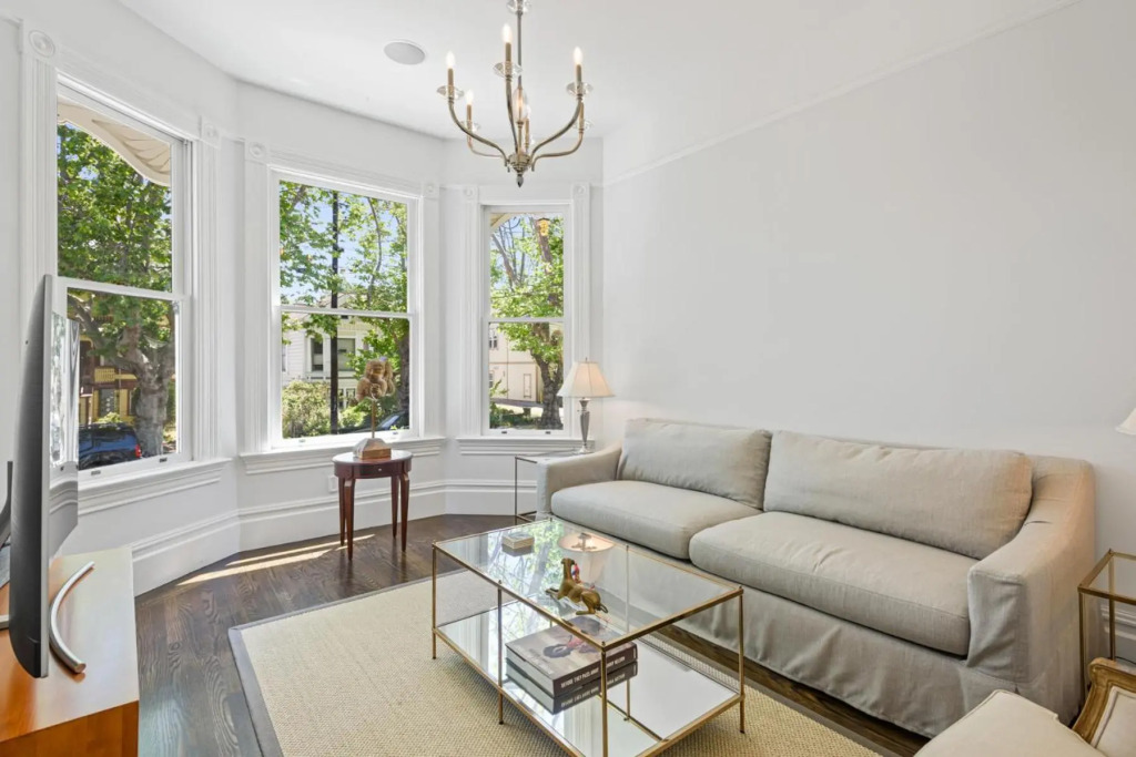 Upper level 1885 Queen Anne flat