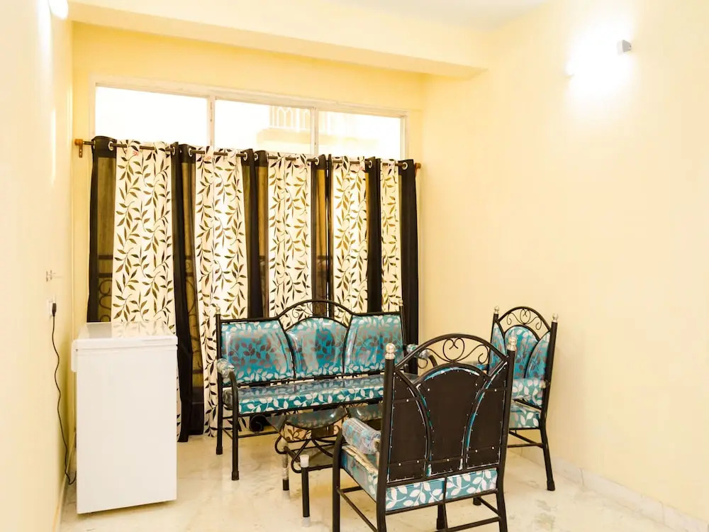 OYO 6309 Bengal Bench