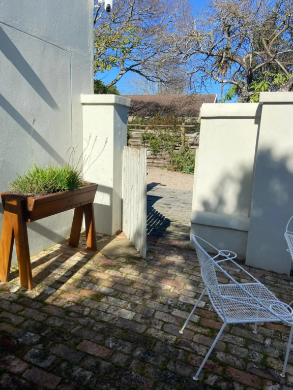 Sarahs Place- Heatherlands,George