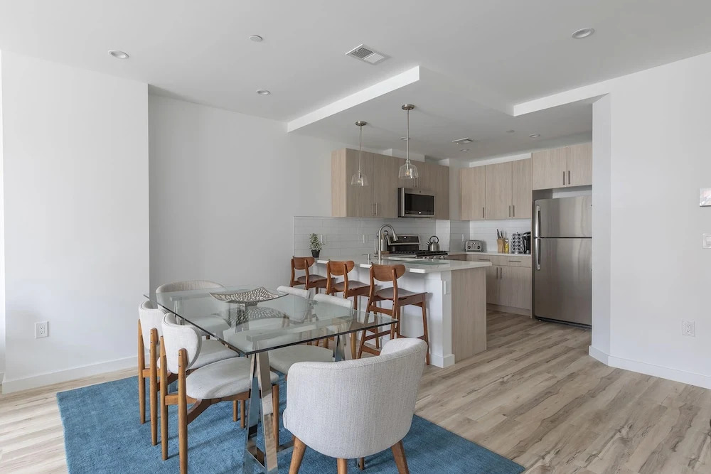 Sun-kissed 3BR Loft With Patio Minutes to NYC