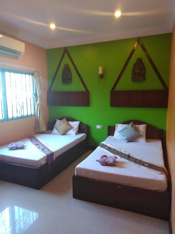 Latinos Hostel