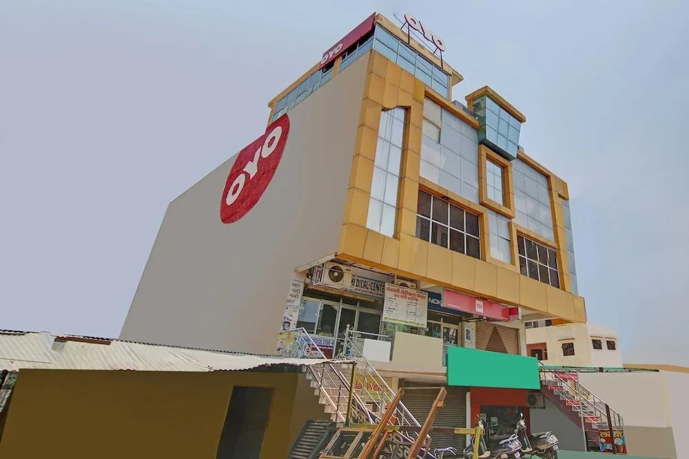 OYO 35941 Hotel Yuvraj Grand