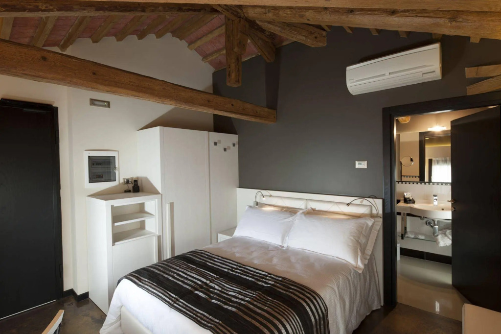 Villa Solaris Hotel & Residence