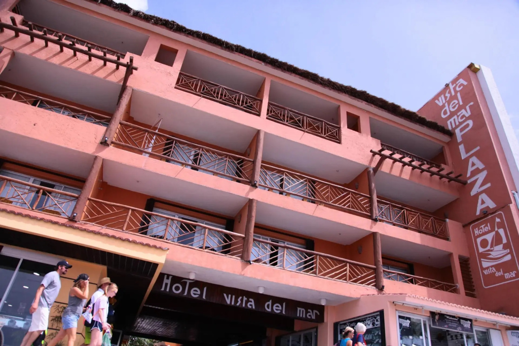 Hotel Vista del Mar with Beach Club access included