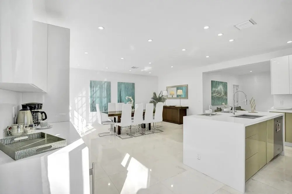 4BR Hollywood Beach Home with Pool
