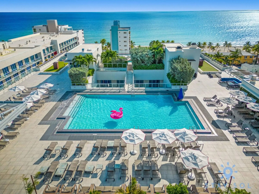 Best Stay  Rooftop Pool  Broad   walk  Near Beach, Hollywood