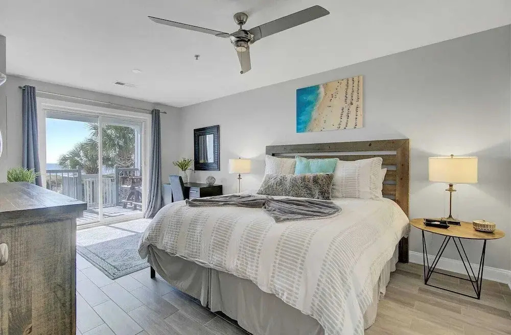 Beachfront 3bdr Condo w/ Pool & Deck Ocean Views Ocean Blvd #102 by Avantstay