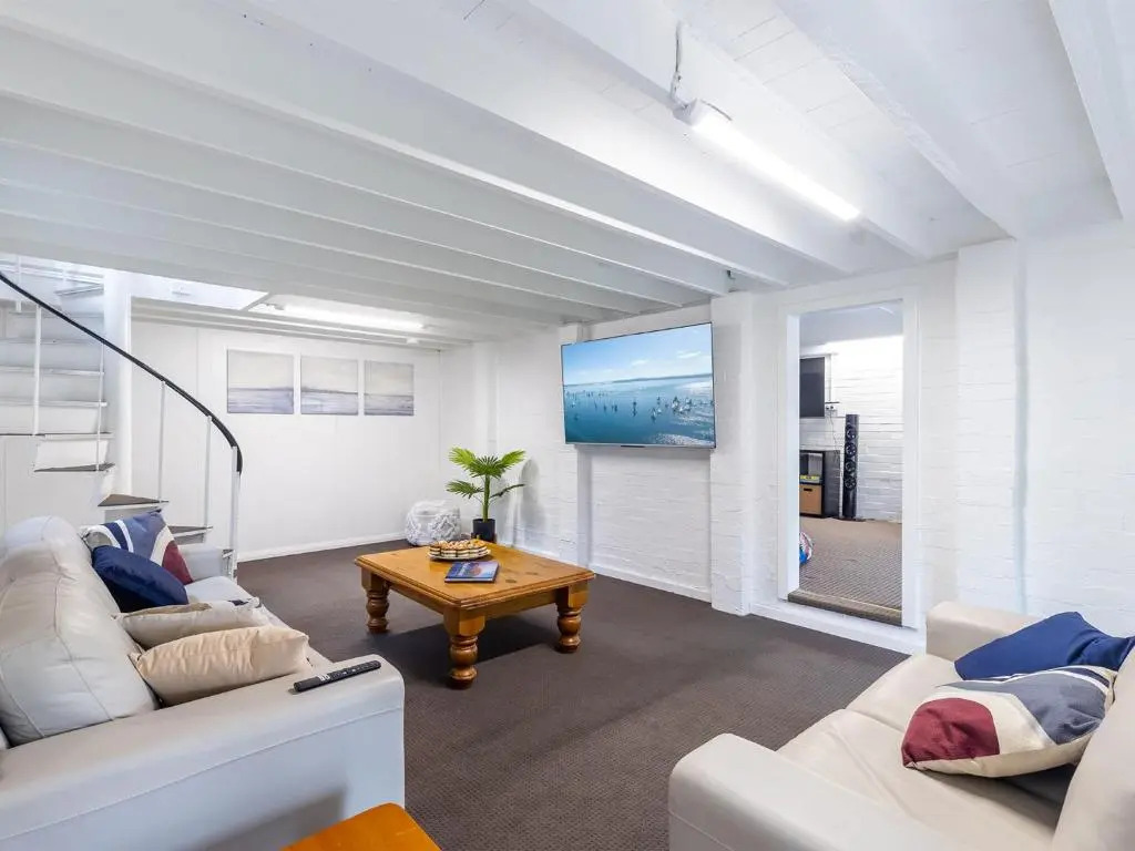 91 Sandy Point Road with Wifi Boat Parking and Air Con