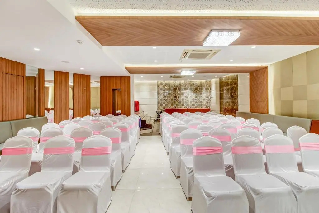 Oyo 13905 Hotel Grand Mookambika