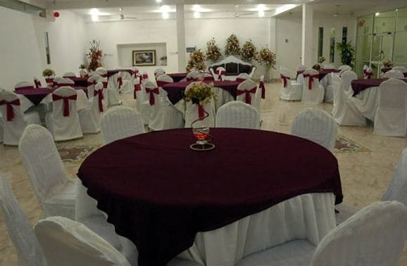 Aubrona Hotel