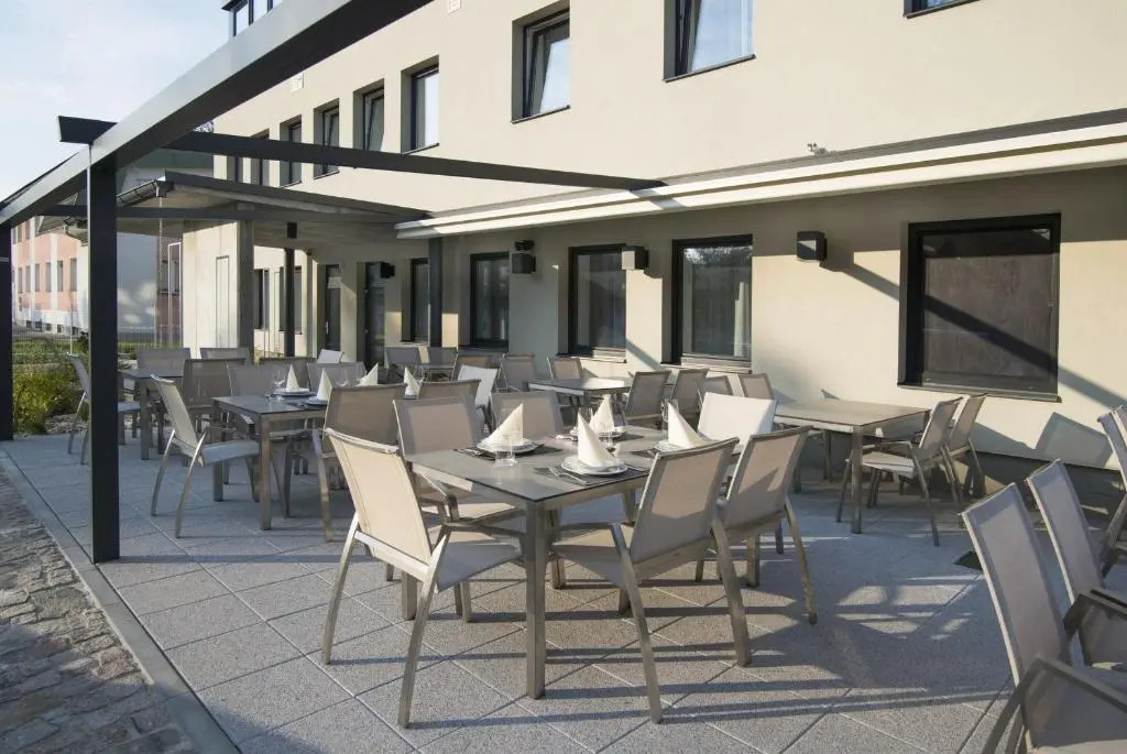 HOTEL A RESTAURACE U STAVAŘE