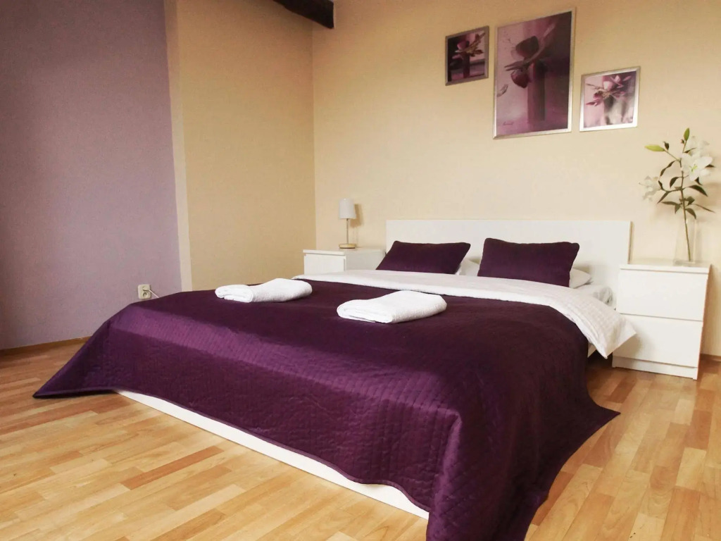 Blooms Inn & Apartments