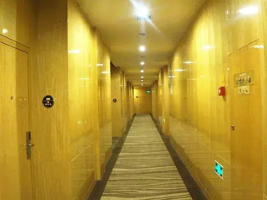 Gold  Deer  Hotel