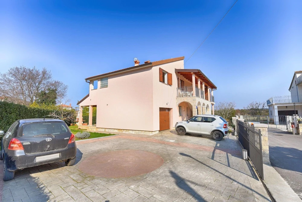 Apartment 1551