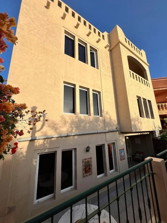 ART POiNT GUESTHOUSE