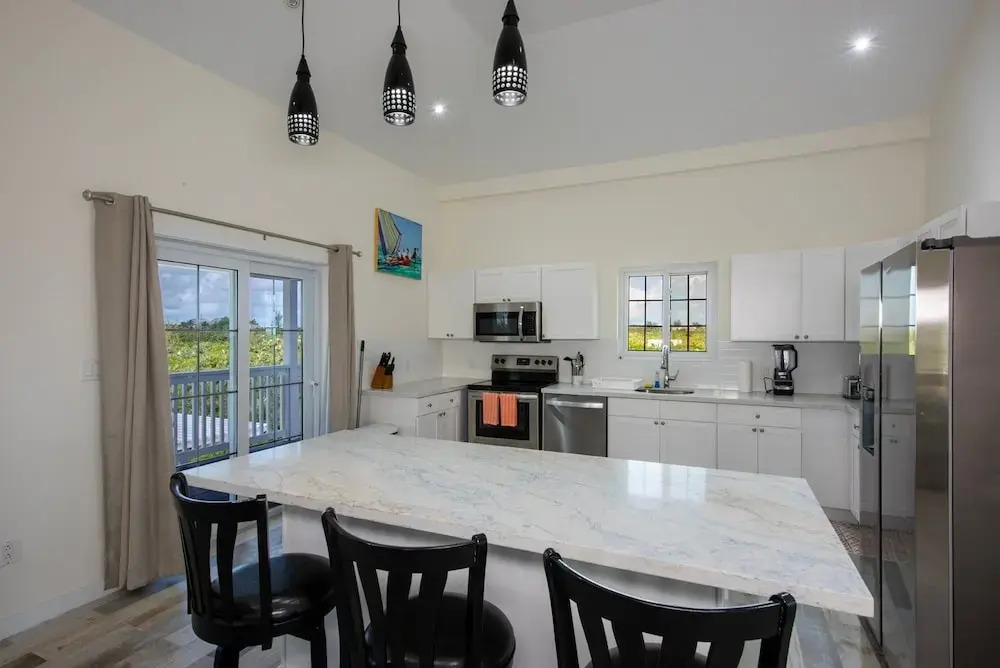 The Better Life & Cottage 5 Bedroom Home