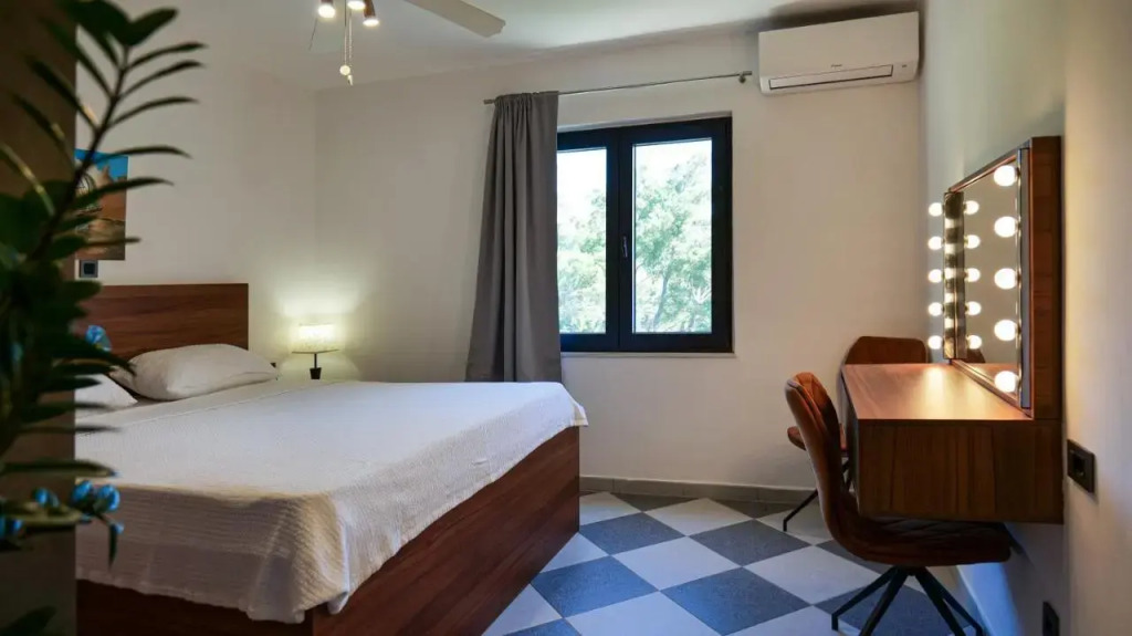 Apartments Zure