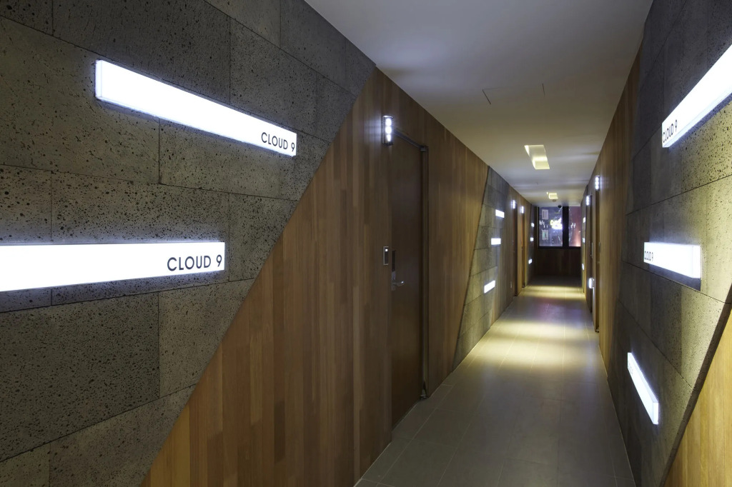 Cloud 9 Hotel
