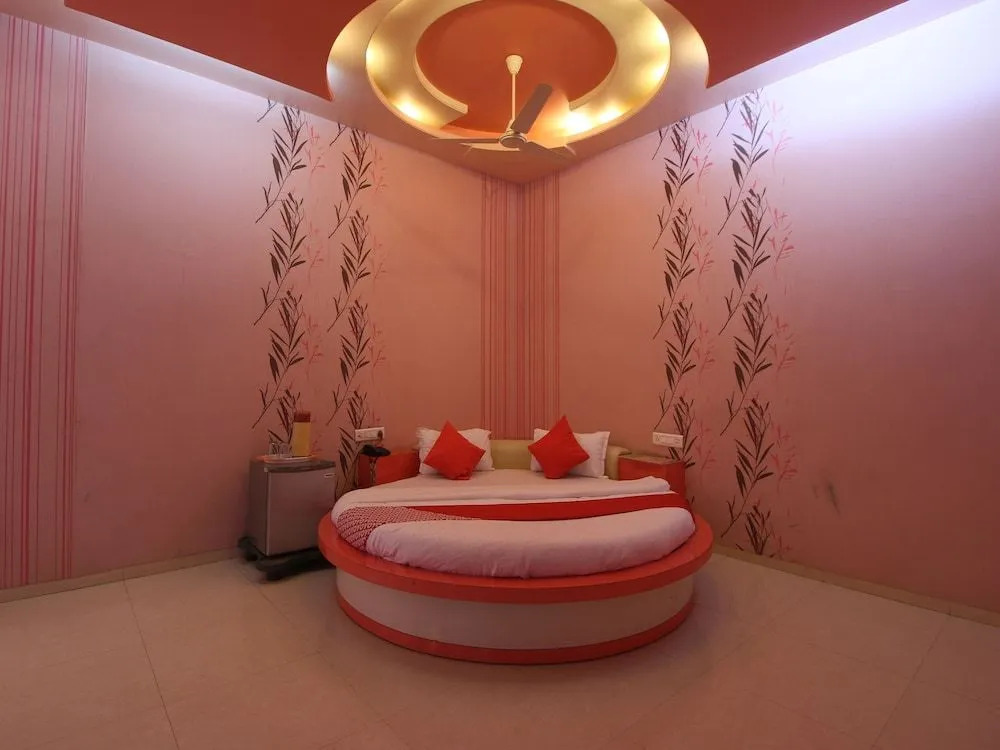 OYO 24838 Hotel Neelam