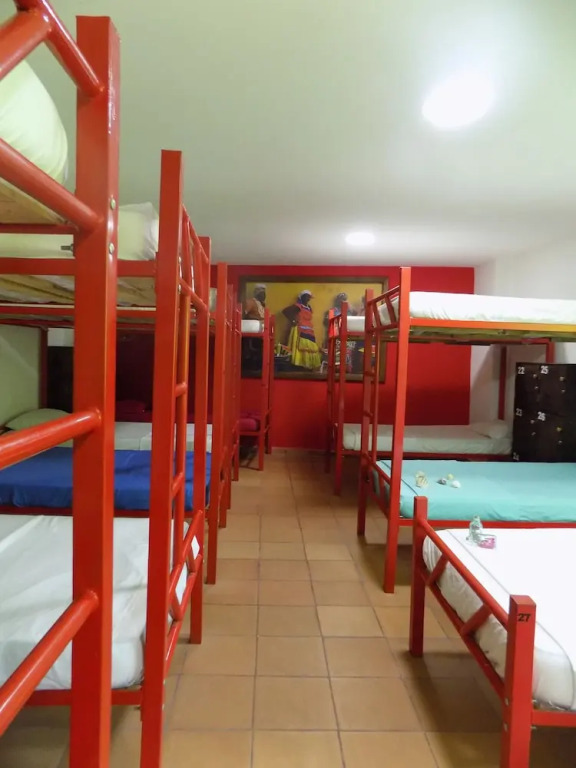 Hostal Caracoles
