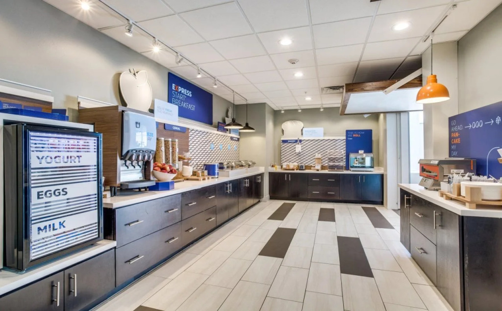 Holiday Inn Express & Suites - Denton South by IHG