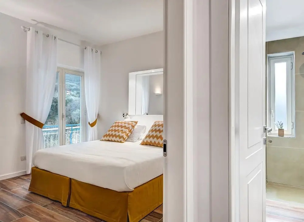 Sorrento Lux Suites - Blue