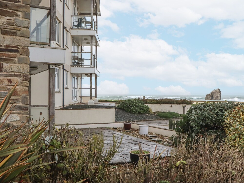 8 Thurlestone Rock