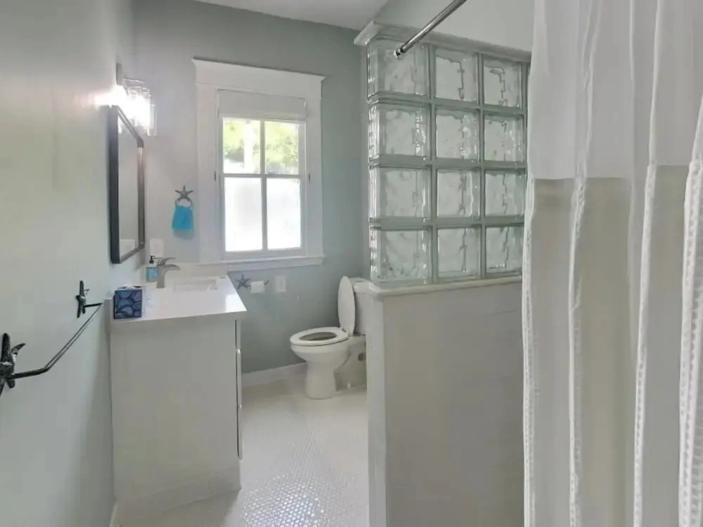 Sealy Street Duo by Ryson Vacation Rentals