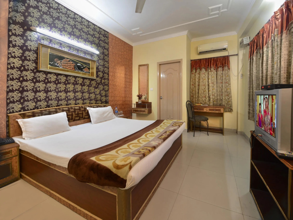 OYO 12221 Hotel M house