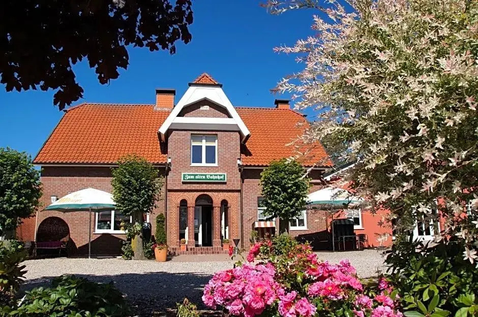 Zum alten Bahnhof