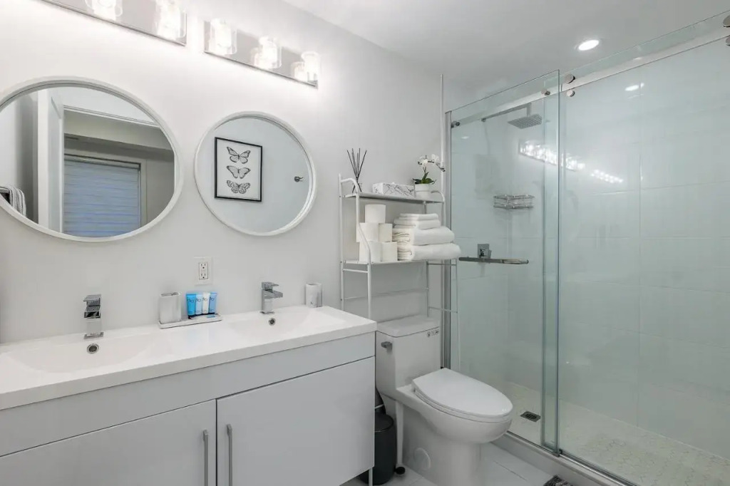 Exquisite 2 Bedroom Apt, mins to the falls.