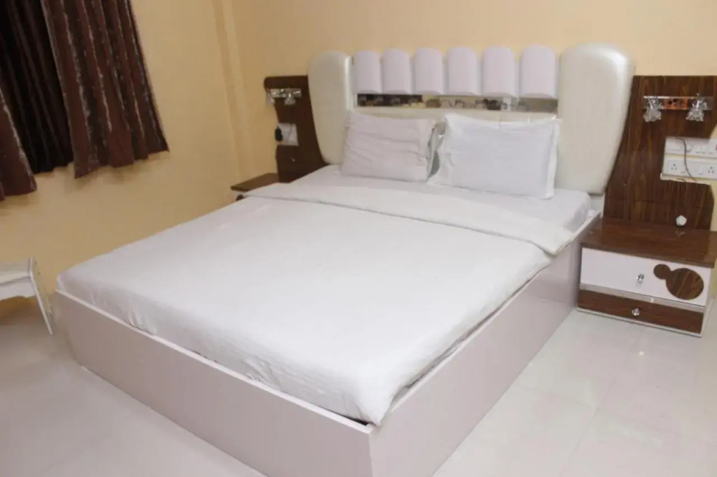 Villa 99 4BHK