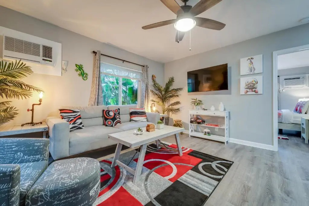 Hainsley Apartments at 1136