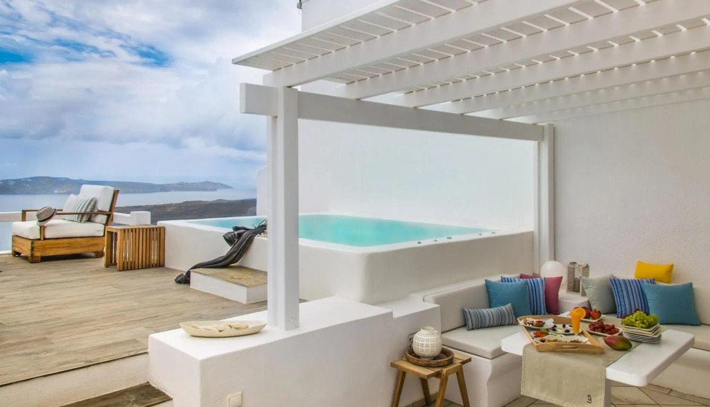 Aqua Luxury Suites