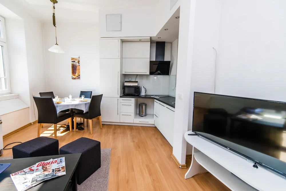 Bright and Modern Duplex in the City Center!