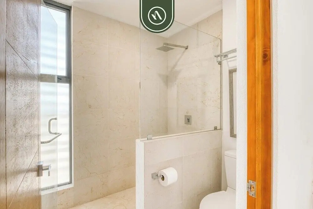 Luxury 4 BR Condo - Amazing Bay View - Pool