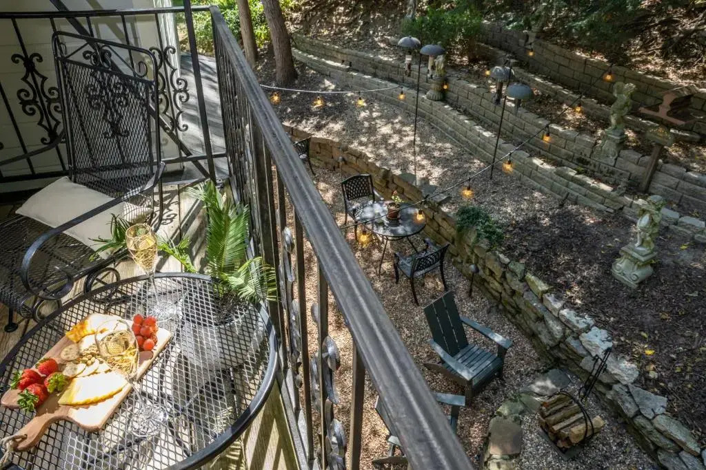 Arsenic and Old Lace Bed & Breakfast Inn