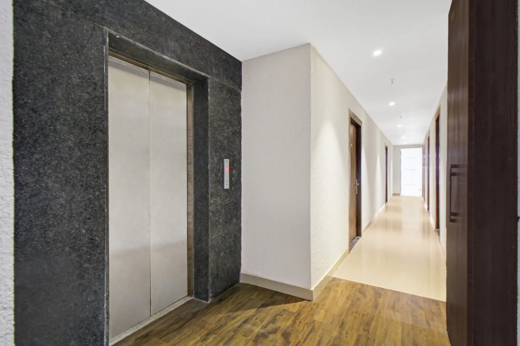 Super Townhouse Oak Hotel Lake View Royal Near Science City