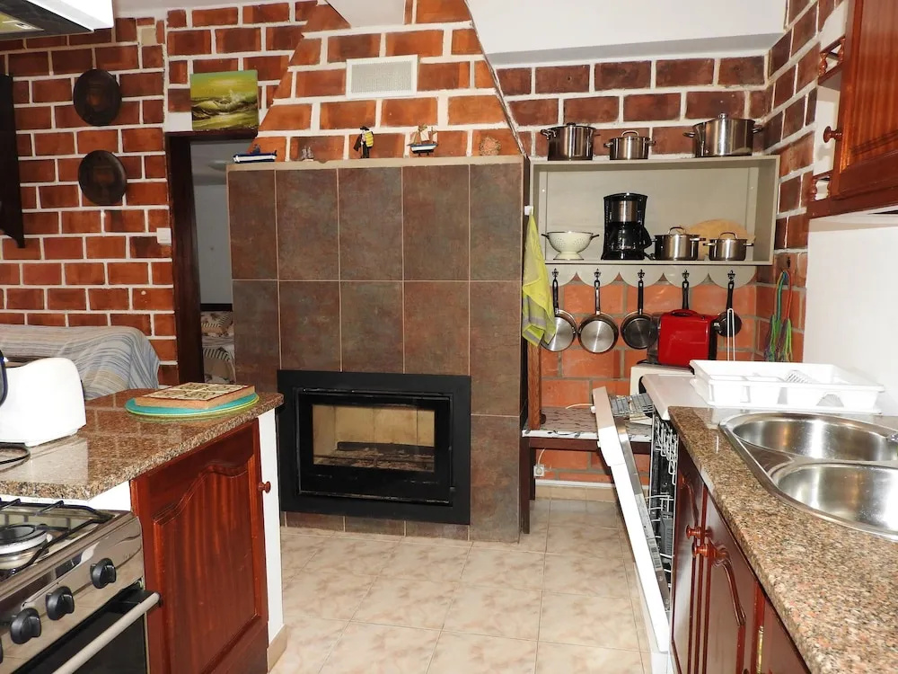 House With one Bedroom in Almograve, With Wonderful sea View, Furnished Terrace and Wifi Near the Beach