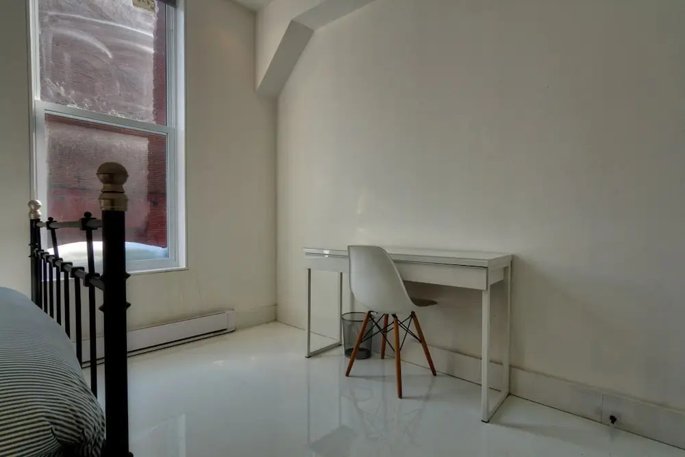 Modern 2BR in Trendy Plateau by Namastay